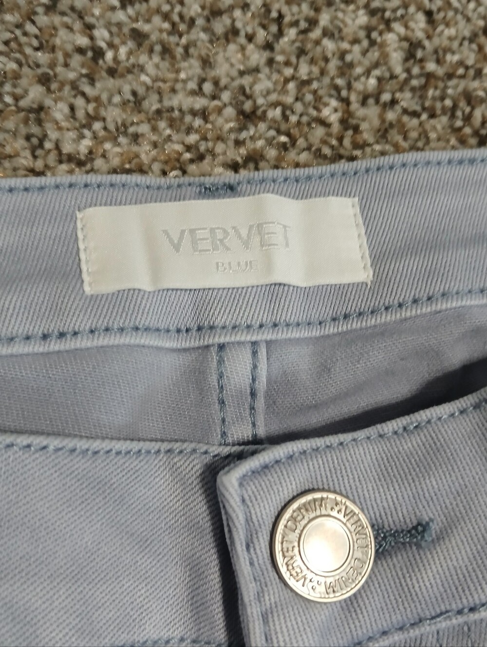 High-Rise Wide-Leg Jeans in Light Gray - Picture 4 of 13